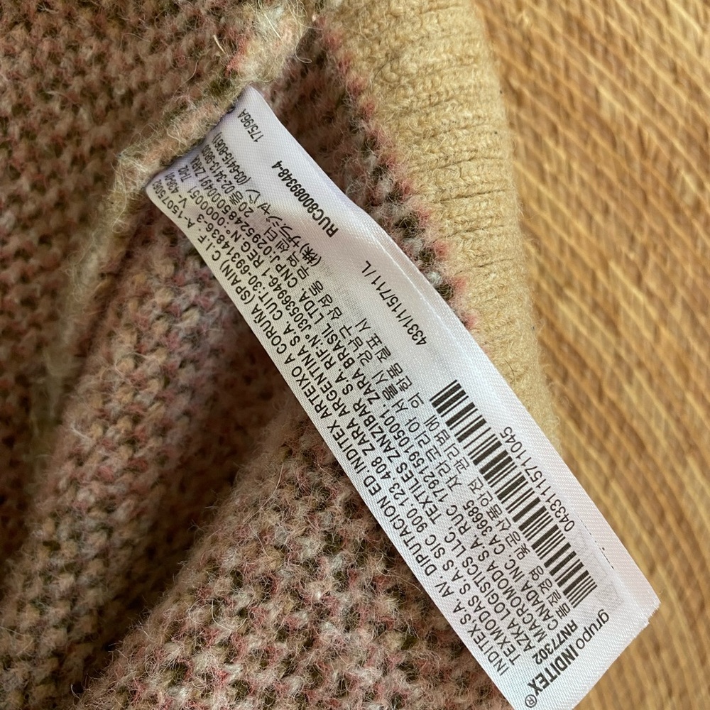 Oversized Zara Knit Sweater - Size L - Heavy Sweater - Warm - Pretty - Picture 8 of 12
